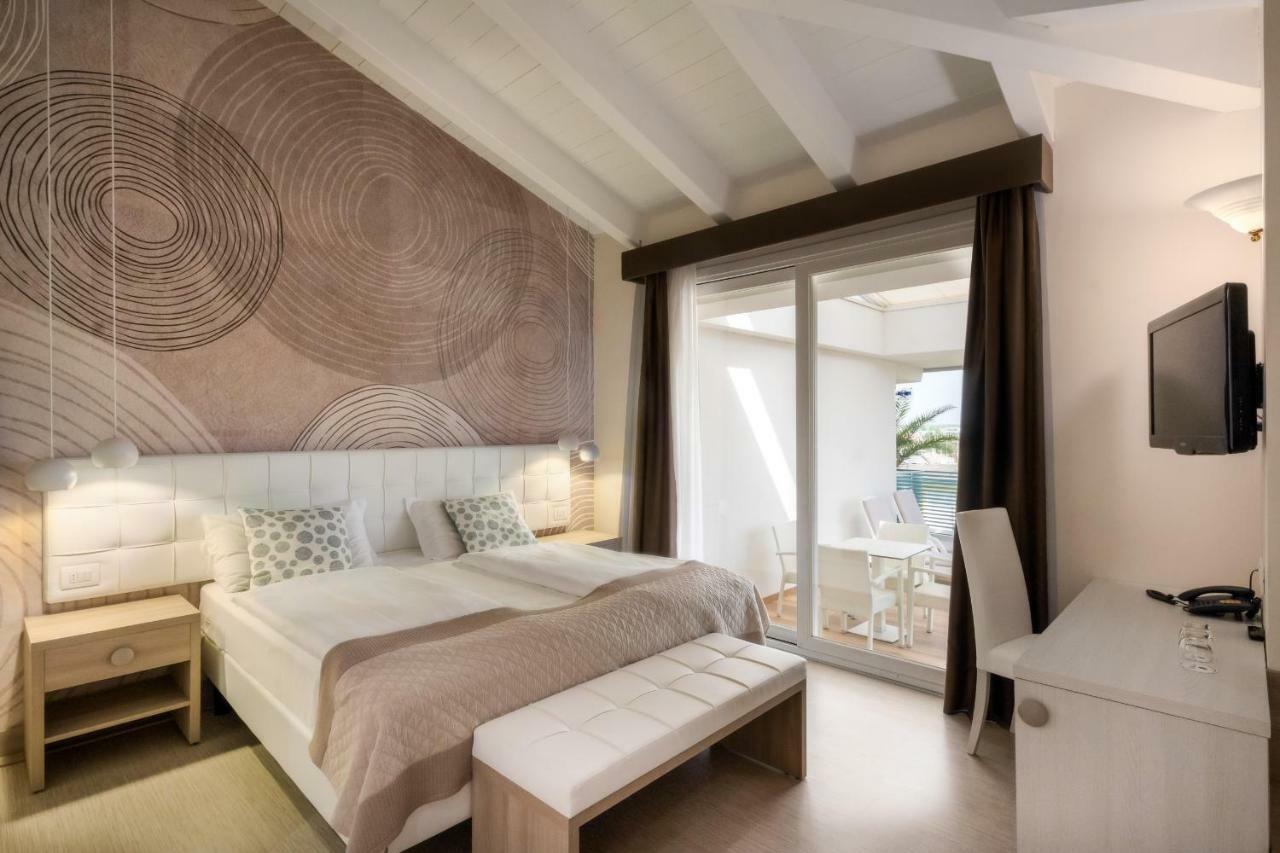 International Beach Hotel Каорле Екстер'єр фото